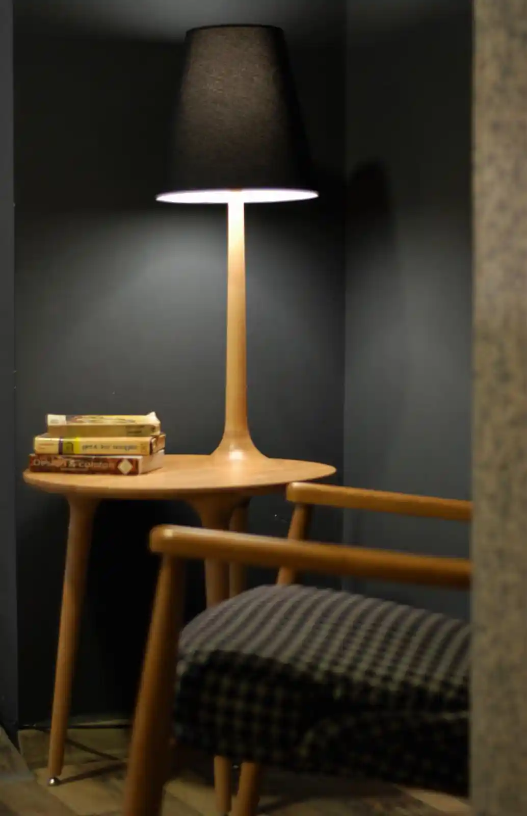 Lambaderli Sehpa ile Modern Dekorasyonda Şıklık ve Fonksiyonellik Artırma