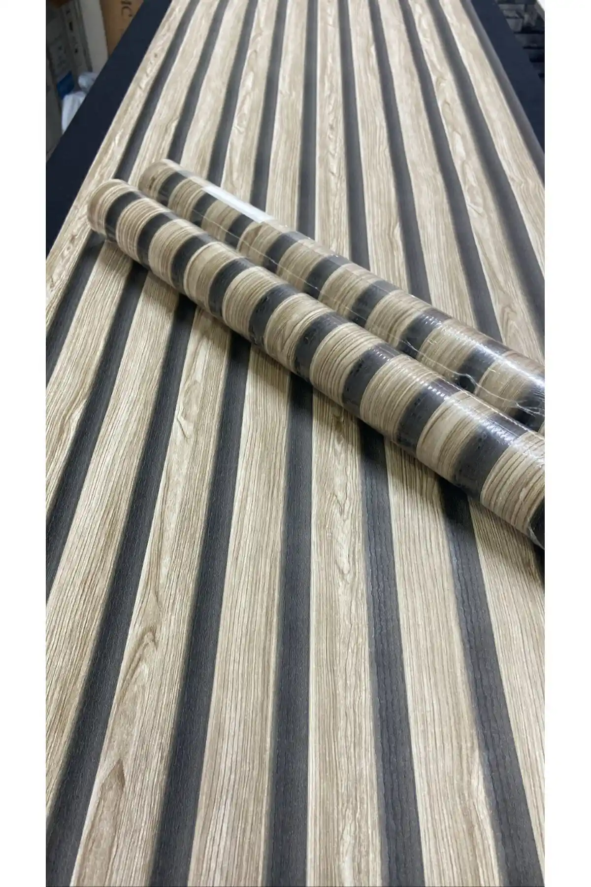 Lambiri Desen Duvar Kağıdı ile Mekânlarınızı Şık ve Modern Hale Getirin