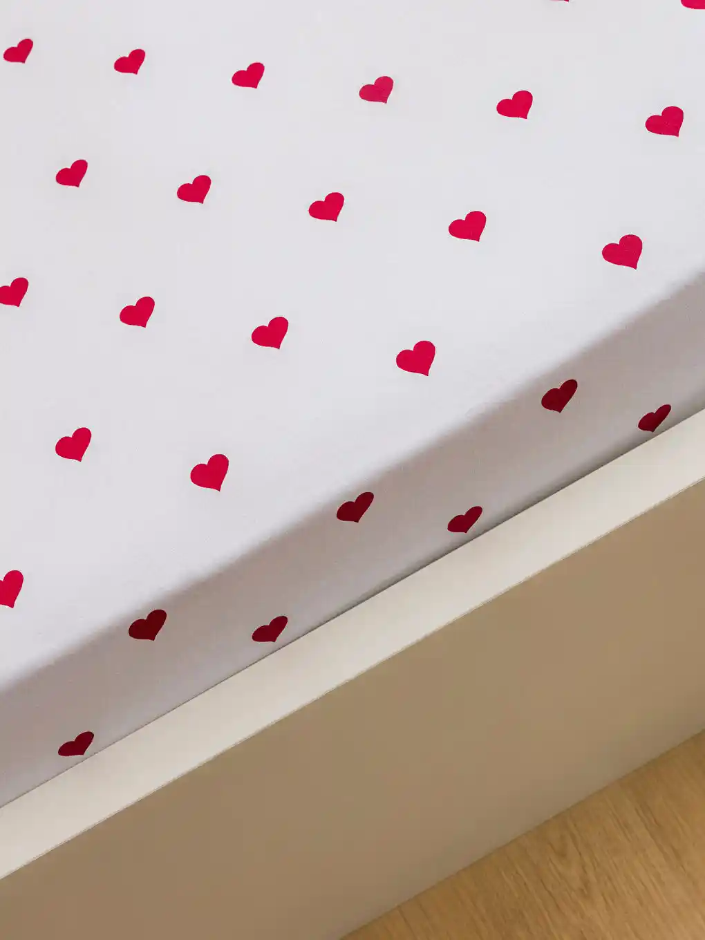 Lastikli Çarşaf ile Yatak Odanızı Şık ve Fonksiyonel Hale Getirin