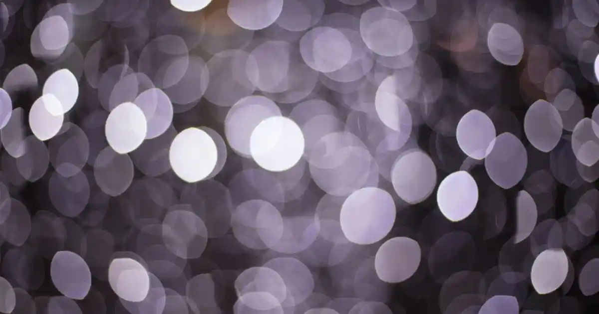 Lavanta Yağı Kokusu ve Dekorasyonda Kullanımı: Doğal ve Estetik Bir Atmosfer Yaratma Yöntemleri