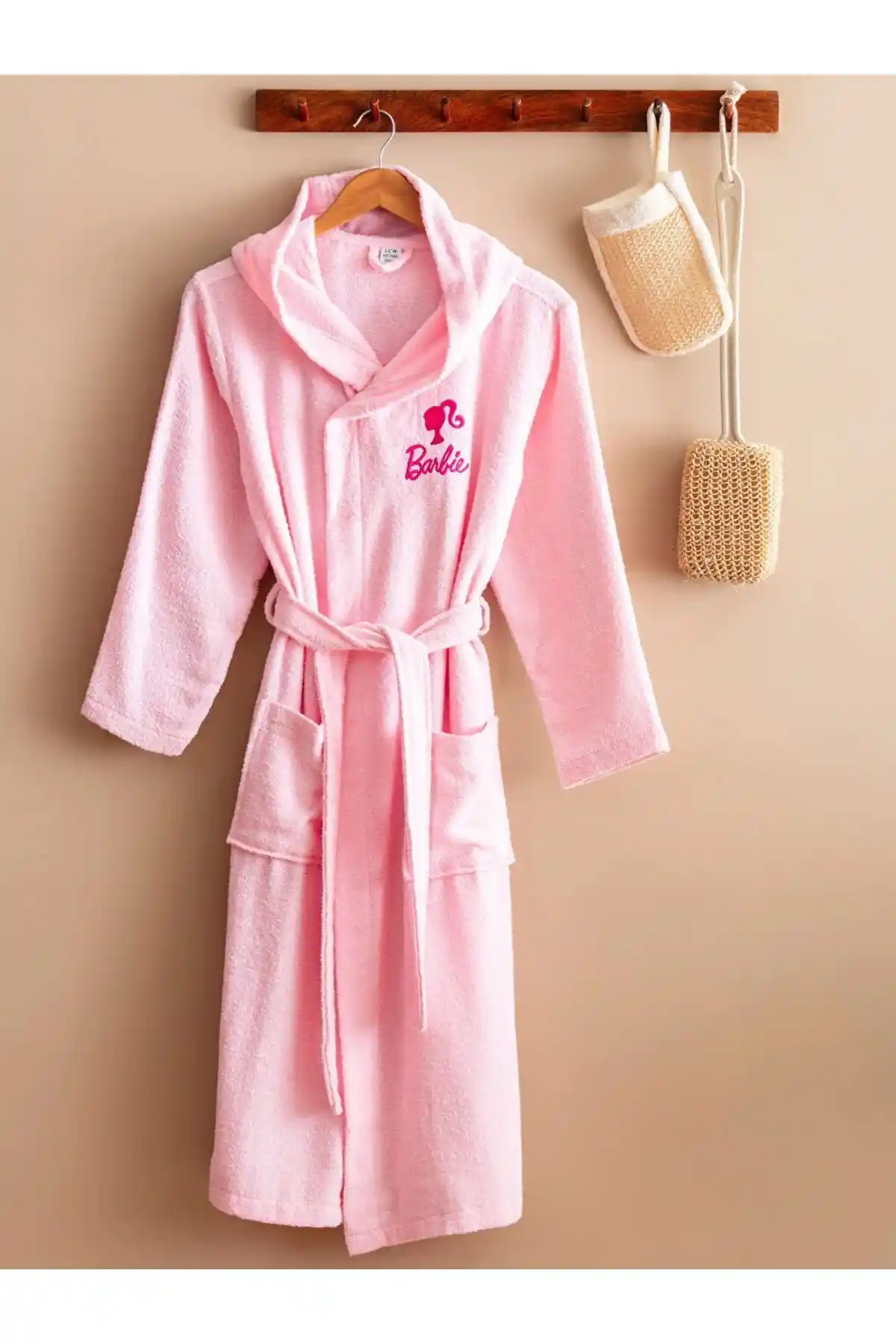 LCW Barbie Bornoz ile Ev Dekorasyonunda Konfor ve Estetiğin Mükemmel Buluşması