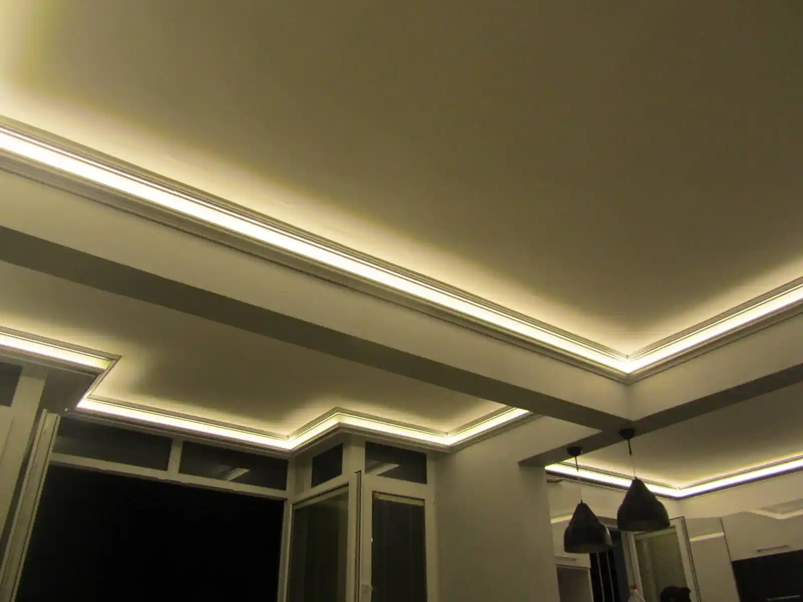 Led Aydınlatma Tavanlarıyla Modern ve Estetik Dekorasyon Çözümleri