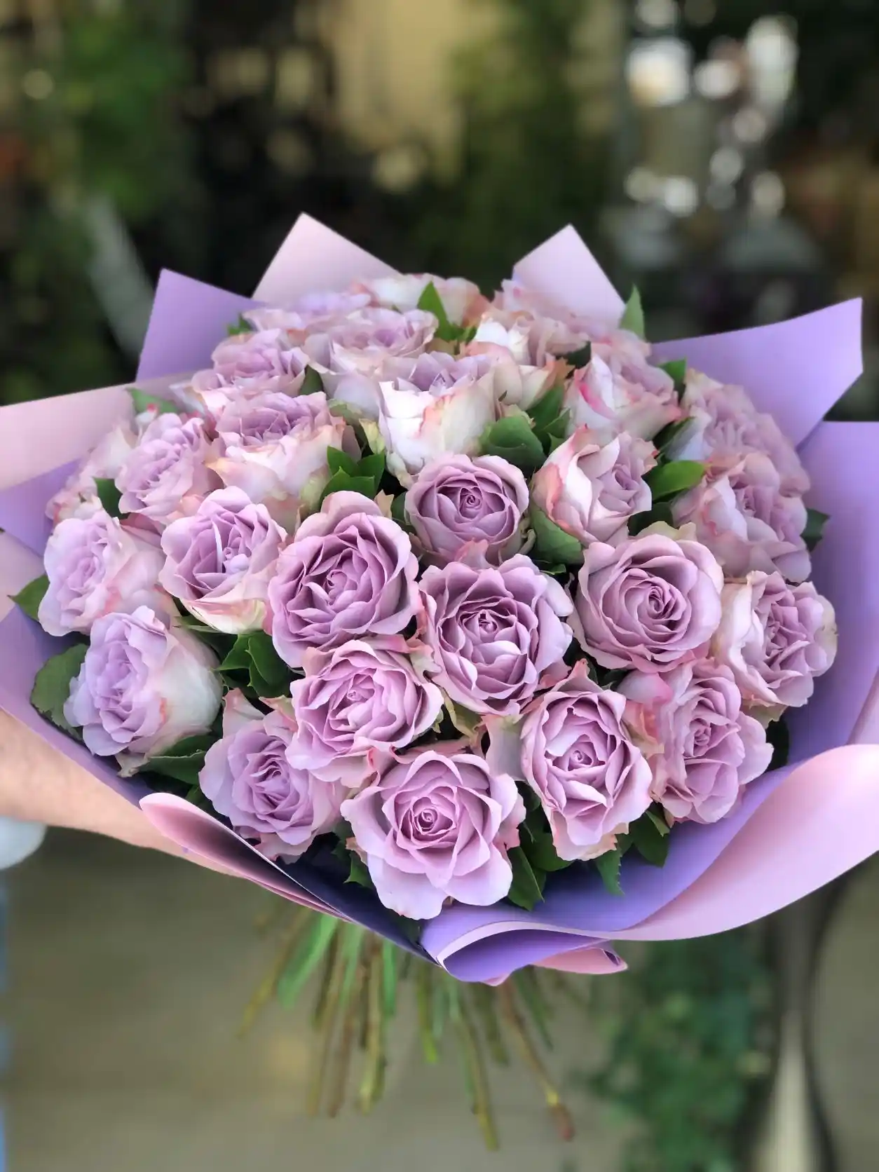 Lila Gül Dekorasyonda Zarif ve Anlamlı Kullanım İpuçları ve Fikirleri