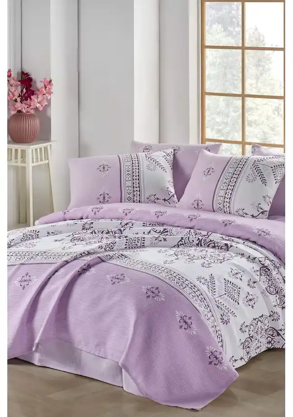 Lila Pike Takımı ile Şık ve Zarif Yatak Odası Dekorasyonu Nasıl Yapılır