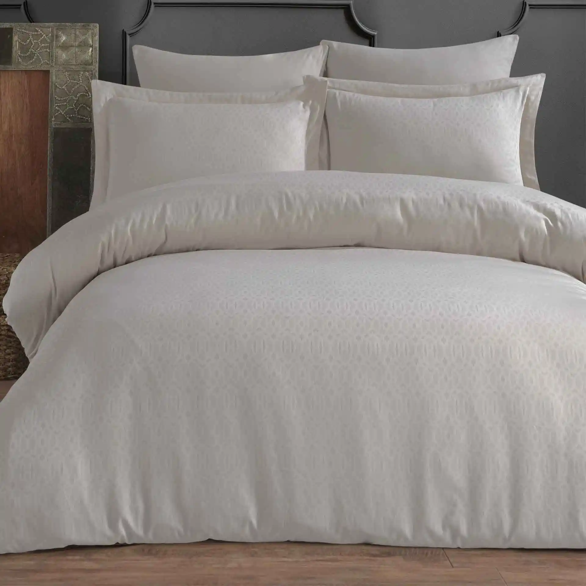 Limasso Nevresimlerle Dekorasyonunuzu Zenginleştirin: Şıklık ve Konforun Buluşması