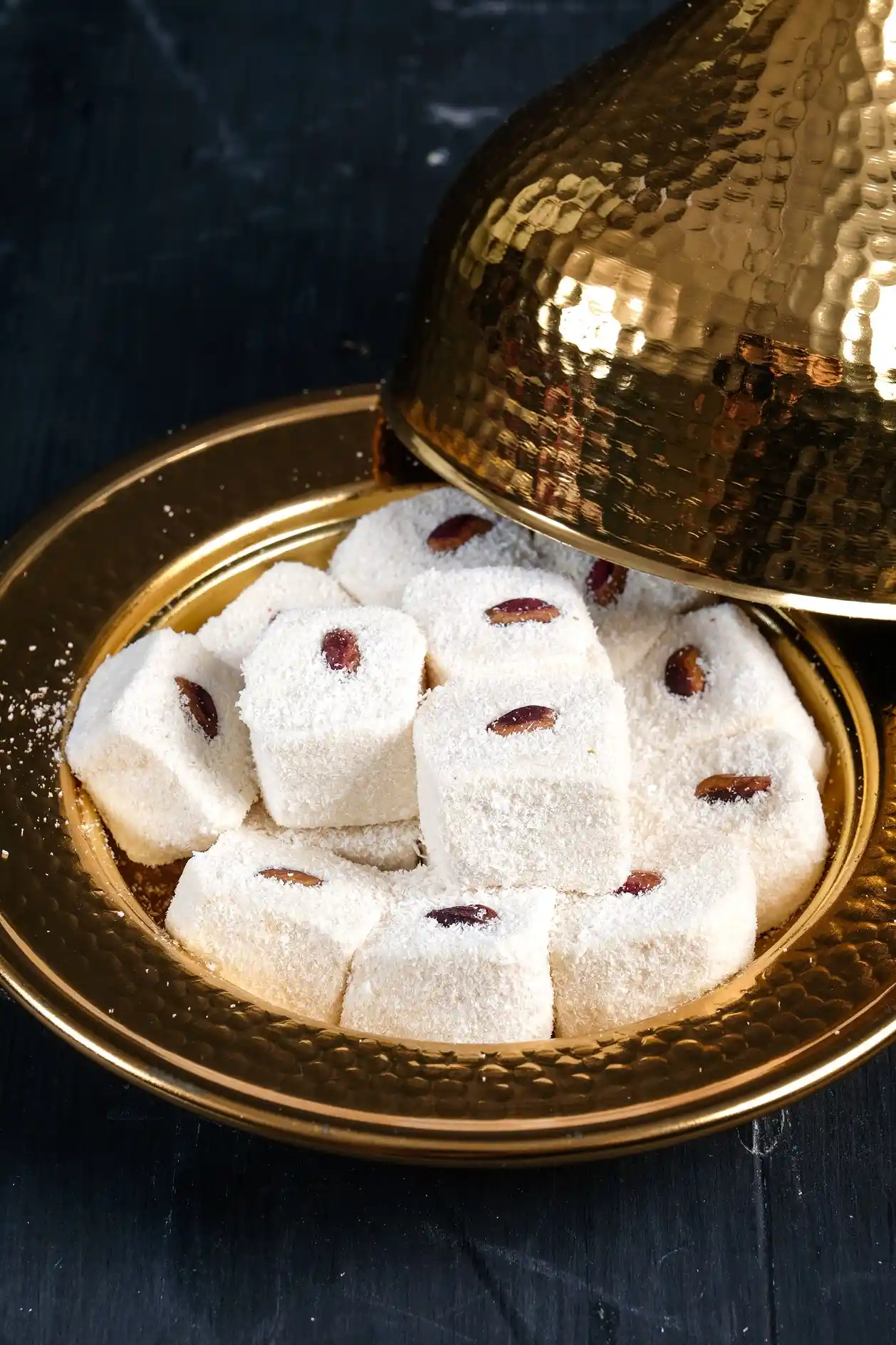 Lokum Sunumu: Estetik ve Lezzetli Bir Türk Tatlısı Sunum Rehberi