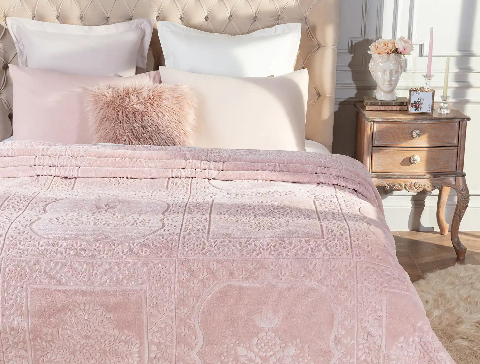 Madame Coco Çift Kişilik Battaniye ile Dekorasyonda Şıklık ve Konforun Buluşması