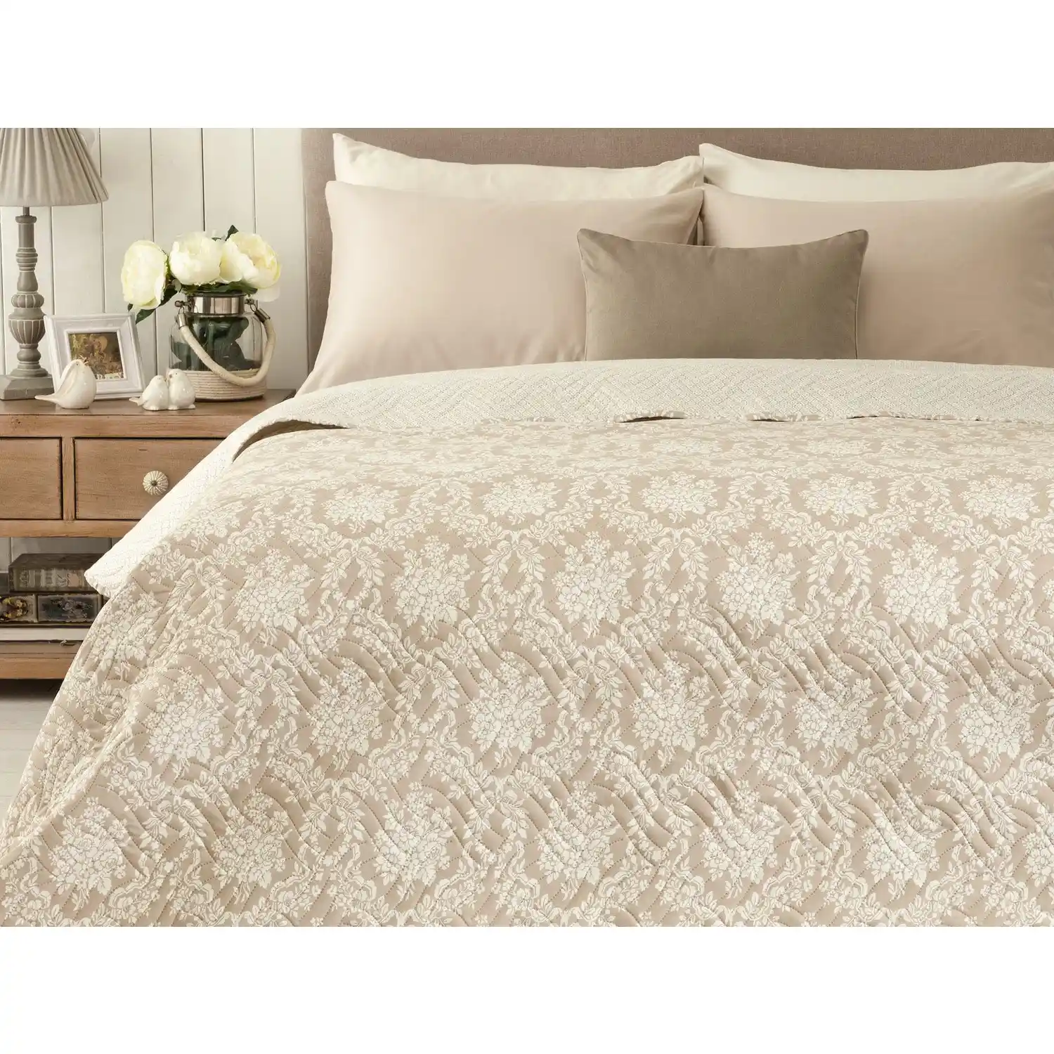 Madame Coco Çok Amaçlı Yatak Örtüleri ile Dekorasyonda Yenilik ve Fonksiyonellik