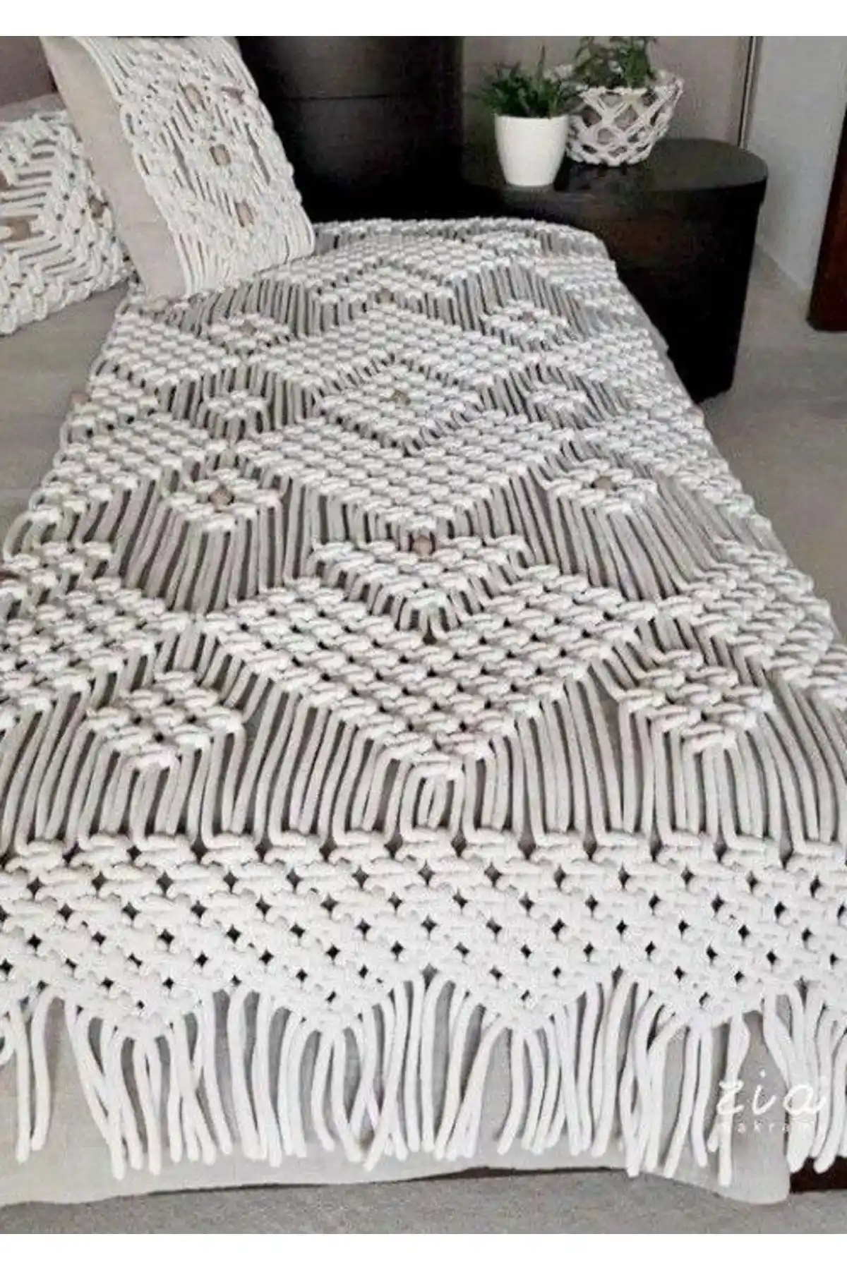 Makrome Yatak Örtüsü ile Evinize Bohem ve Sıcak Bir Dokunuş Yaratın