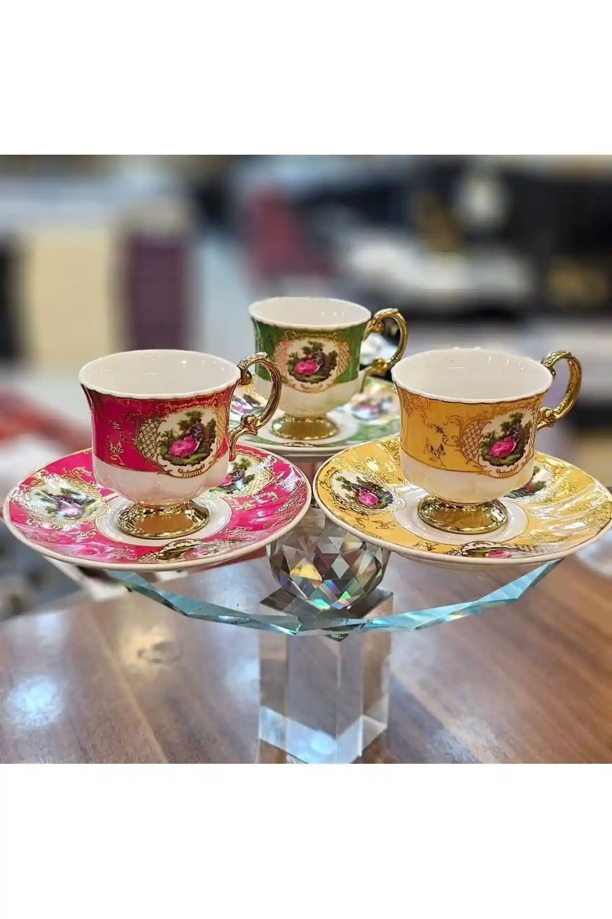 Markizli Fincan Takımlarıyla Dekorasyonda Zarafet ve İşlevselliğin Buluşması