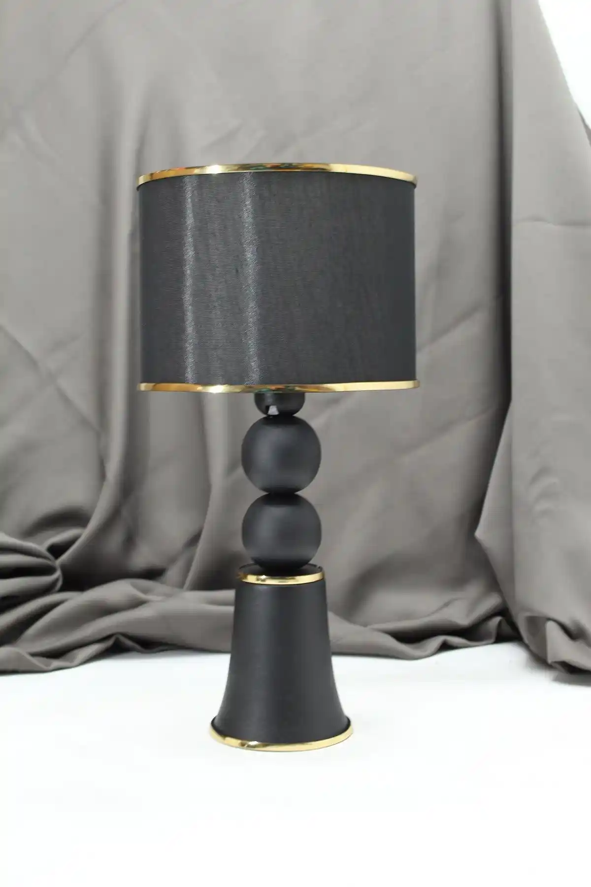 Masa Başı Lambası Seçimi ve Dekorasyonda Kullanımı İpuçları