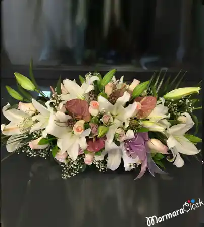 Masa Çiçekleri ile Dekorasyonda Zarafet ve Doğallığın Buluşması