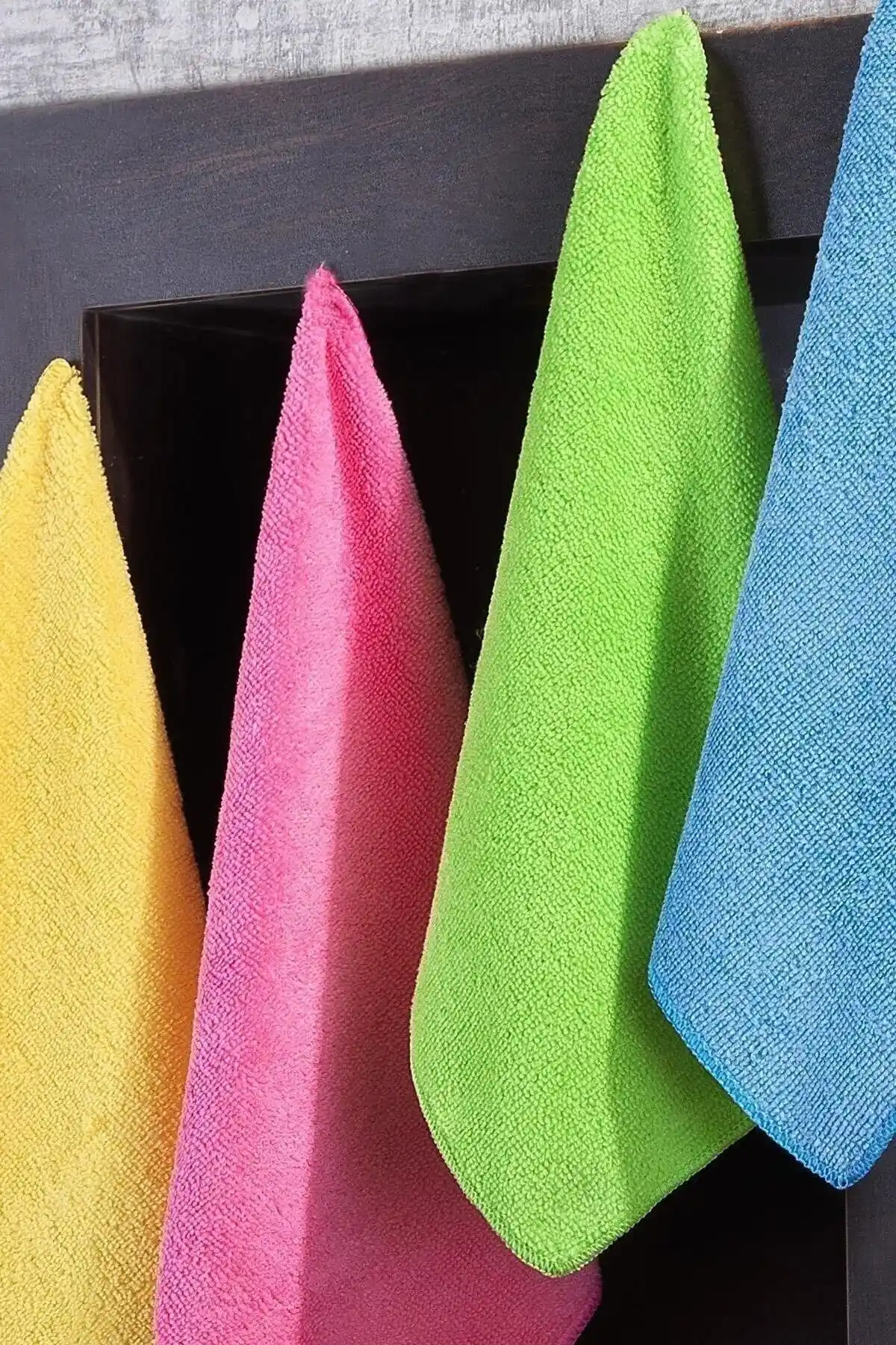 Masa Silme Bezi ile Hem Temizlik Hem Dekorasyonda Şıklık ve Fonksiyonellik