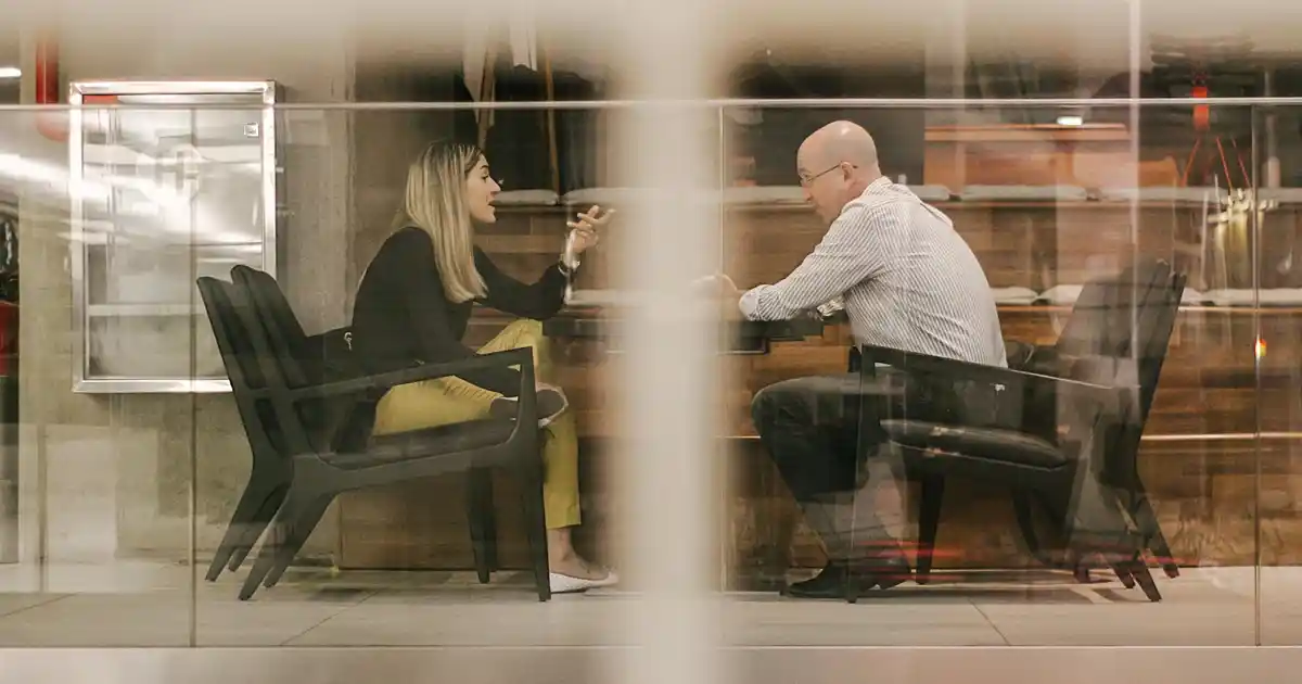 Masa Üstü Dekor Ürünleri ile Mekânınıza Şıklık Katmanın Yolları