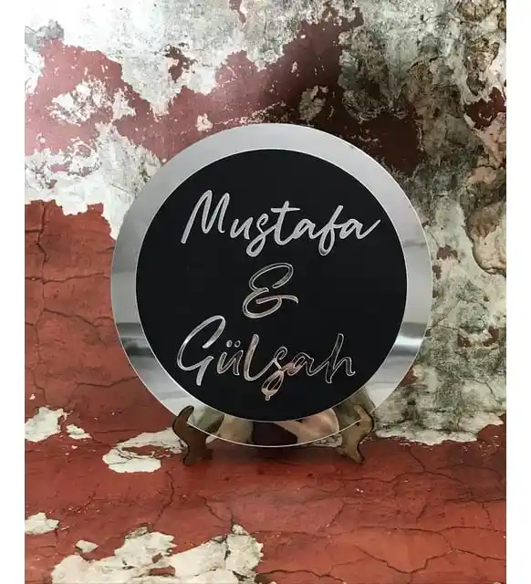 Masa Üstü İsimlik Nişan Modelleri ve Dekorasyon İpuçlarıyla Şık Organizasyon