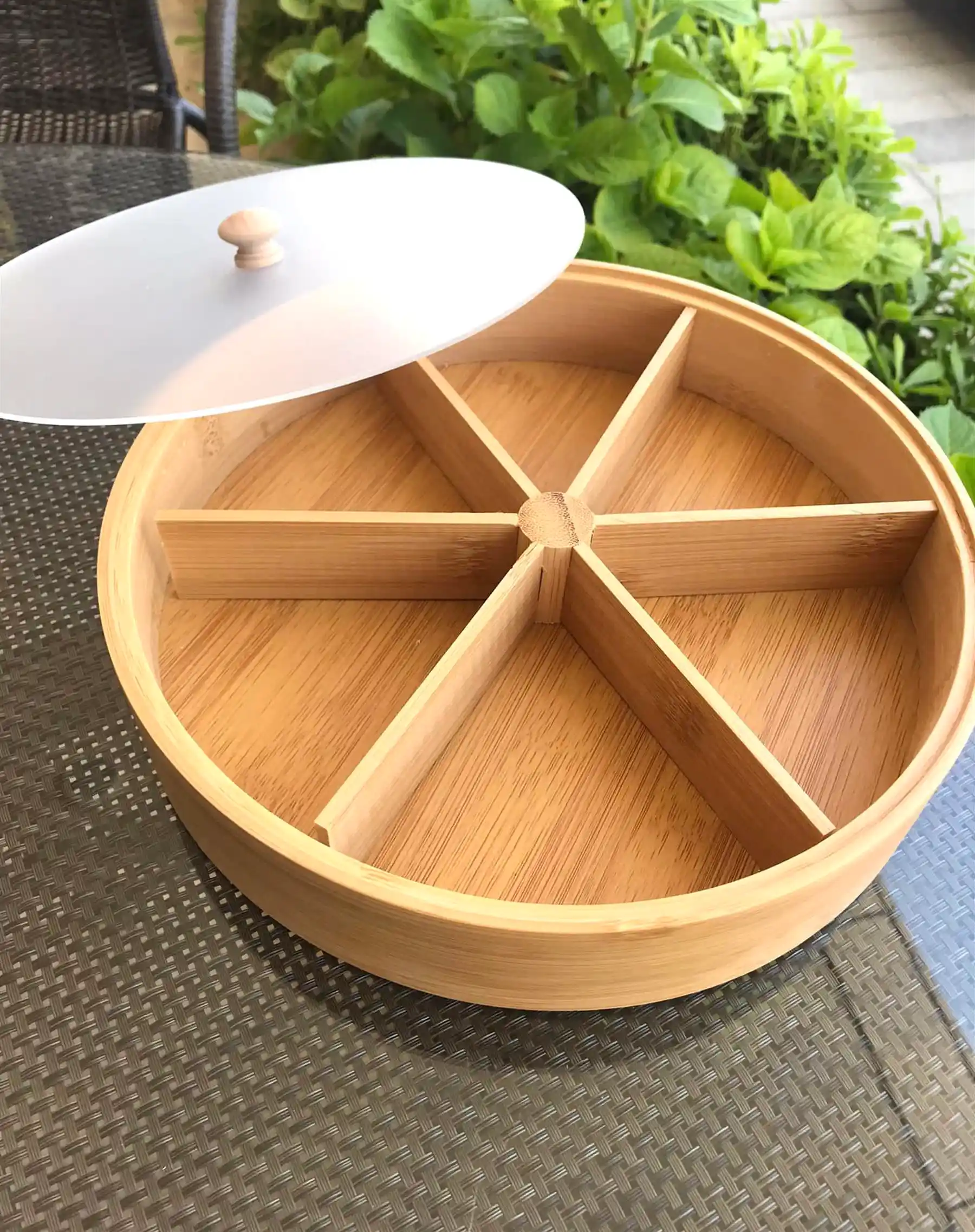 Masa Üstü Kapaklı Çerezliklerle Dekorasyonda Şıklık ve İşlevsellik Sağlama Rehberi