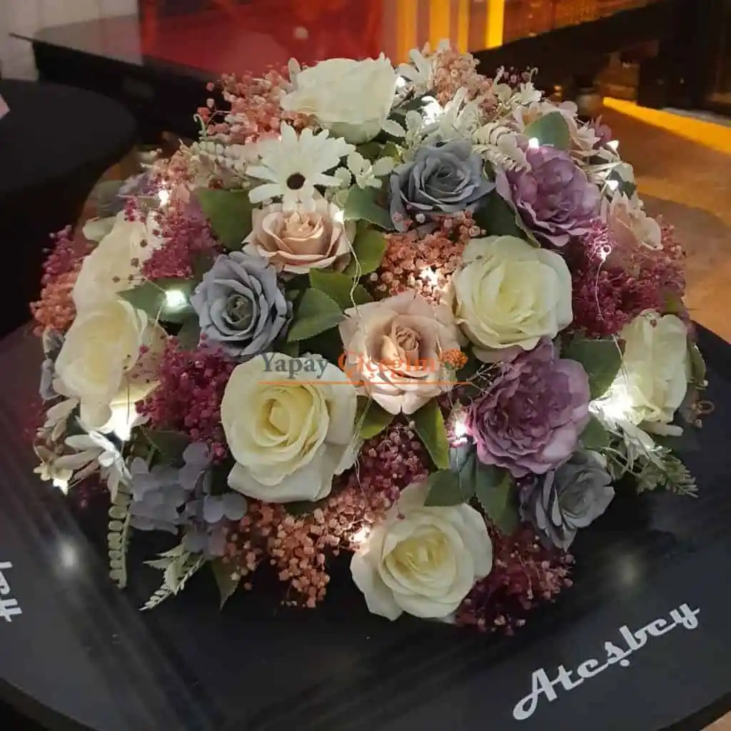 Masa Üstü Yapay Çiçekler ile Dekorasyonda Zarafetin Anahtarı