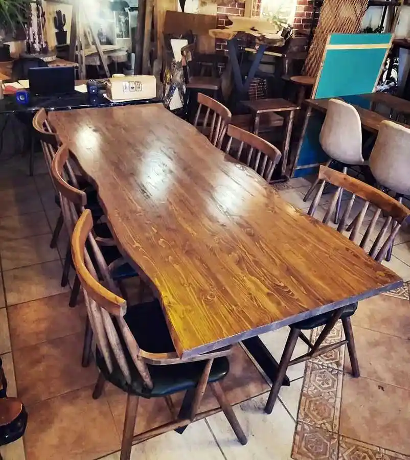 Masif Ahşap Yemek Masası ile Dekorasyonunuza Doğal ve Dayanıklı Bir Dokunuş Katın