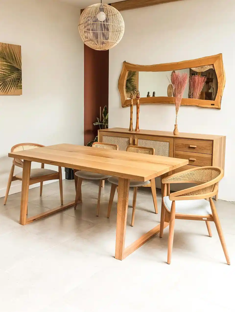 Masif Meşe Masalar: Dayanıklı ve Estetik Mobilya Seçenekleri