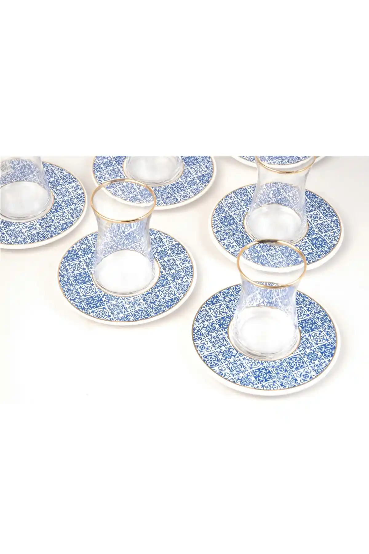 Mavi Çay Bardağı ile Dekorasyonunuzu Şık ve İşlevsel Hale Getirin