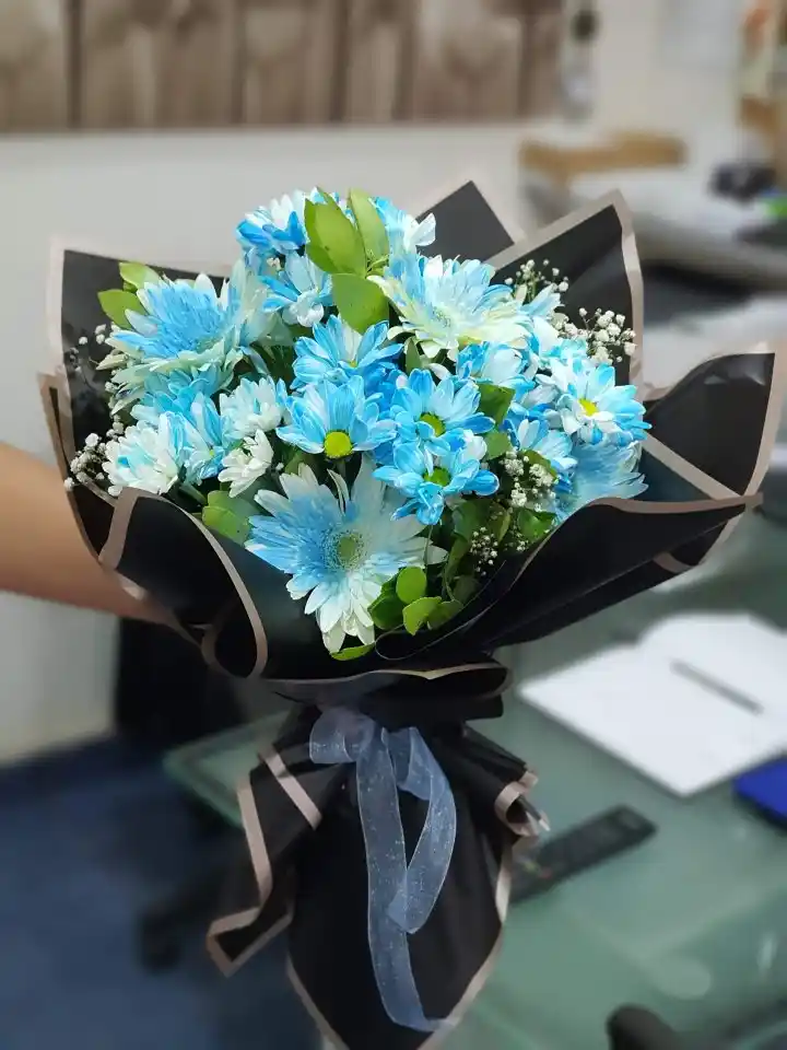 Mavi Çiçek Buketleri ile Dekorasyonda Şıklık ve Ferahlık Yaratın