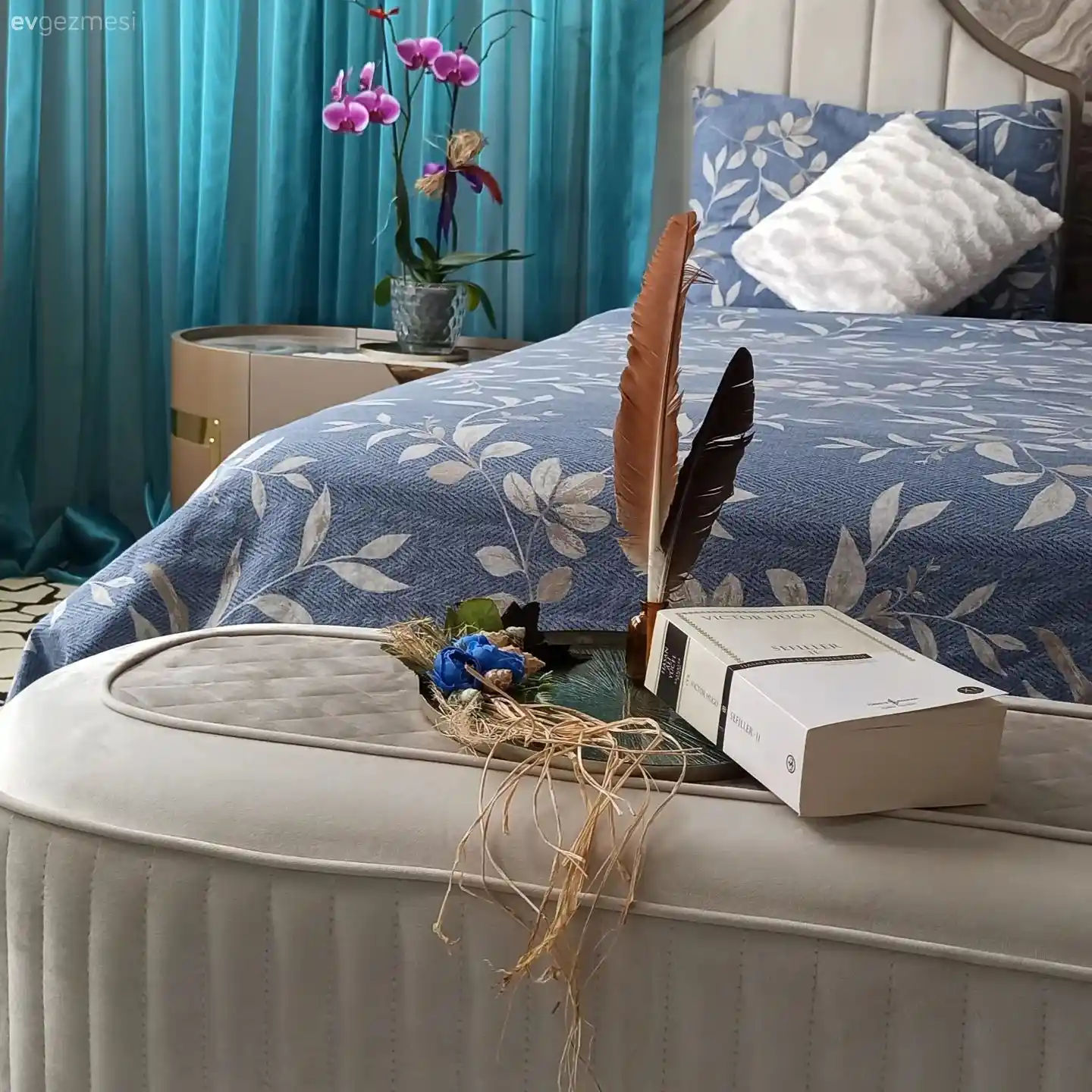 Mavi Yatak Başlığı ile Odalarınıza Şıklık Katmanın En İyi Yolları ve Dekorasyon İpuçları