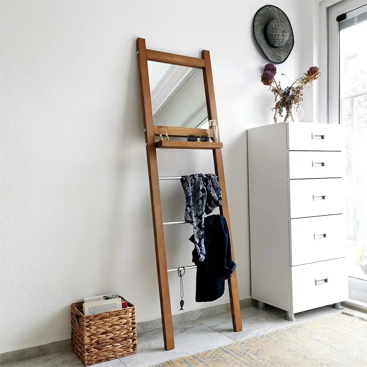 Merdiven Askılıklarıyla Dekorasyonda Hem Estetik Hem Fonksiyonellik Sağlama