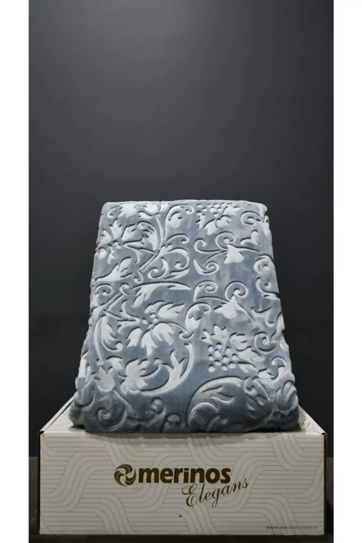 Merinos Elegance Battaniye ile Modern ve Şık Ev Dekorasyonunu Tamamlayın