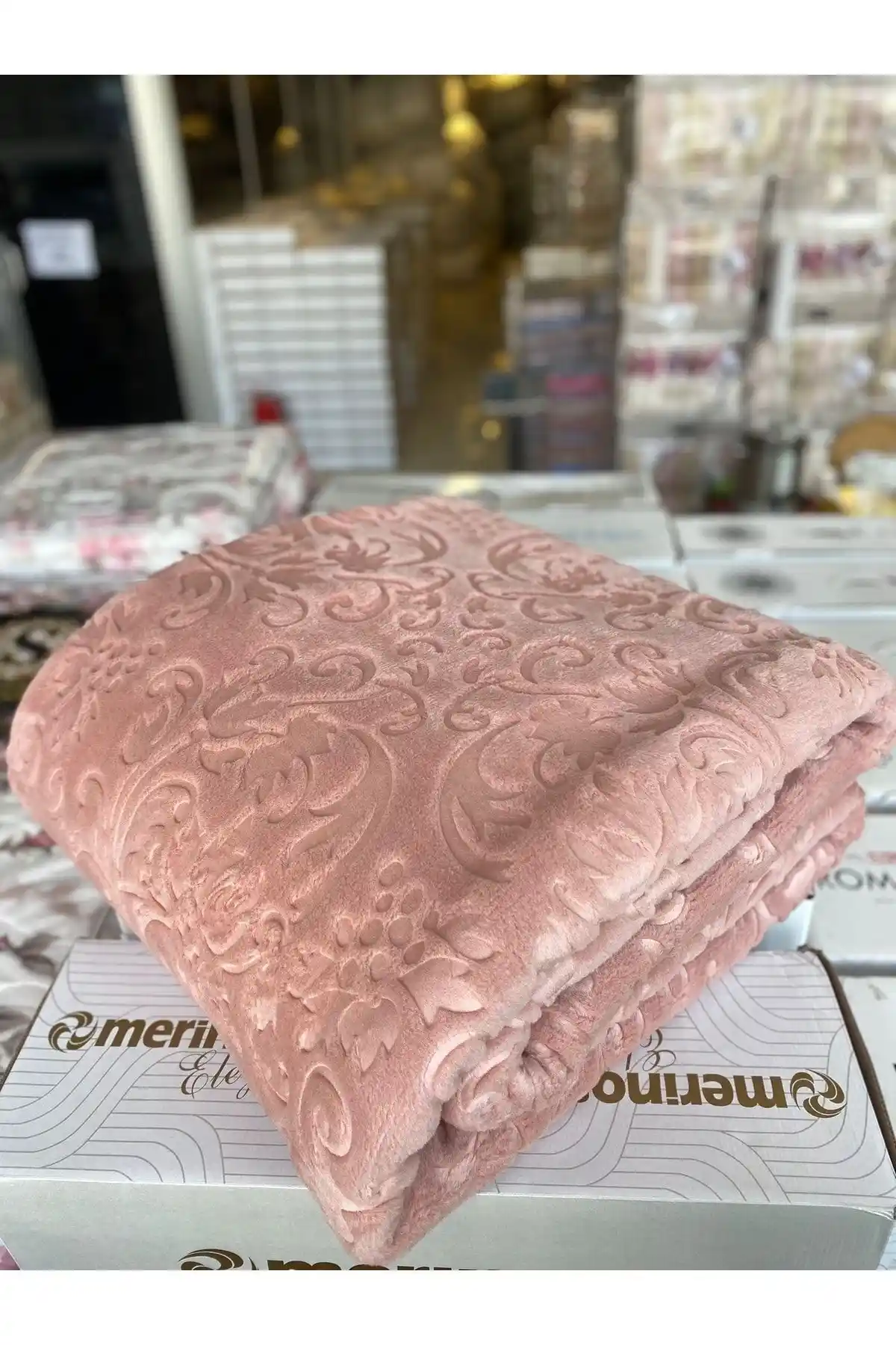 Merinos Kutulu Battaniye ile Evinize Şıklık ve Konfor Katın