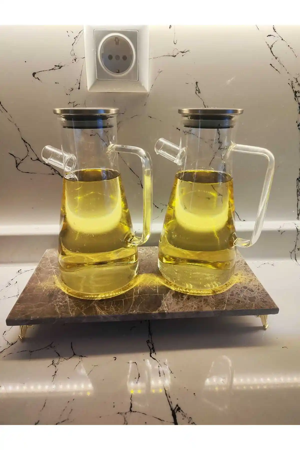 Mermer Yağdanlık Altlığı: Modern Dekorasyonda Zarafet ve Fonksiyonellik Bir Arada