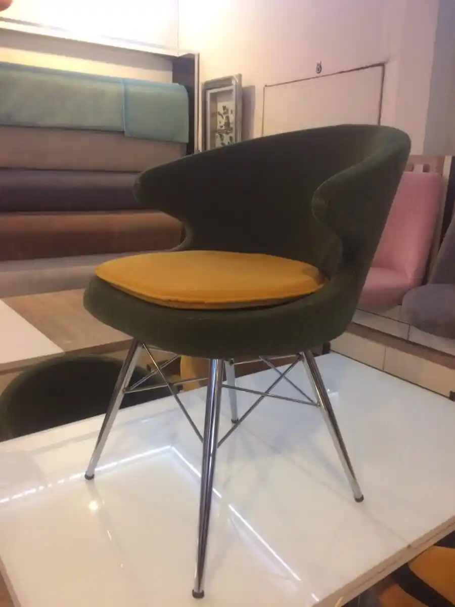 Metal Ayak Sandalye Dekorasyonda Modernlik ve Dayanıklılık Sunar