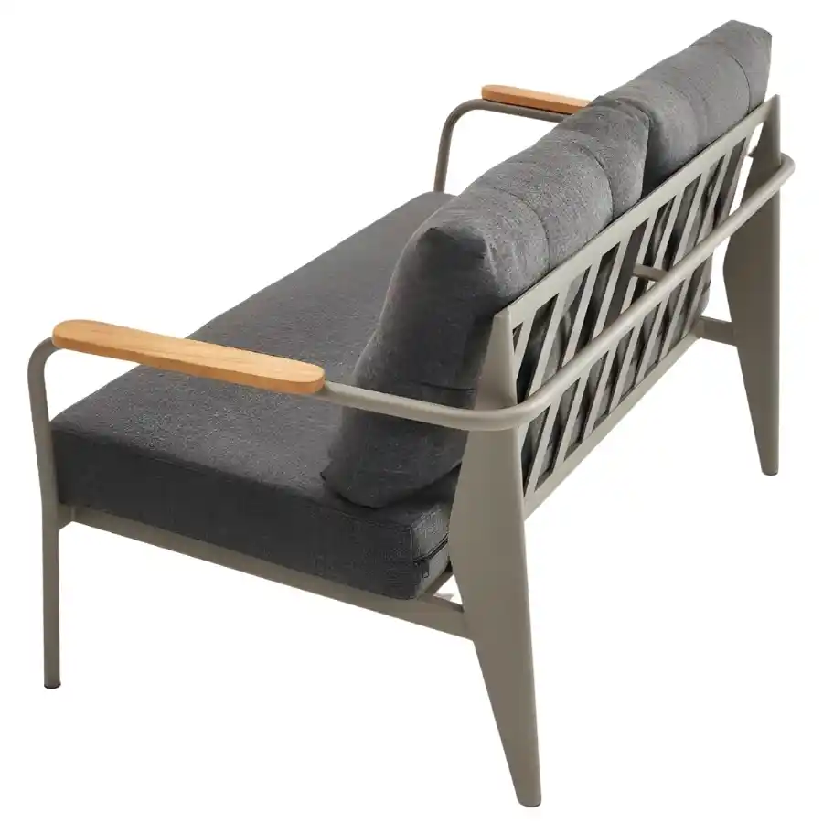 Metal Ayaklı Oturma Gruplarıyla Modern ve Şık Dekorasyon Çözümleri