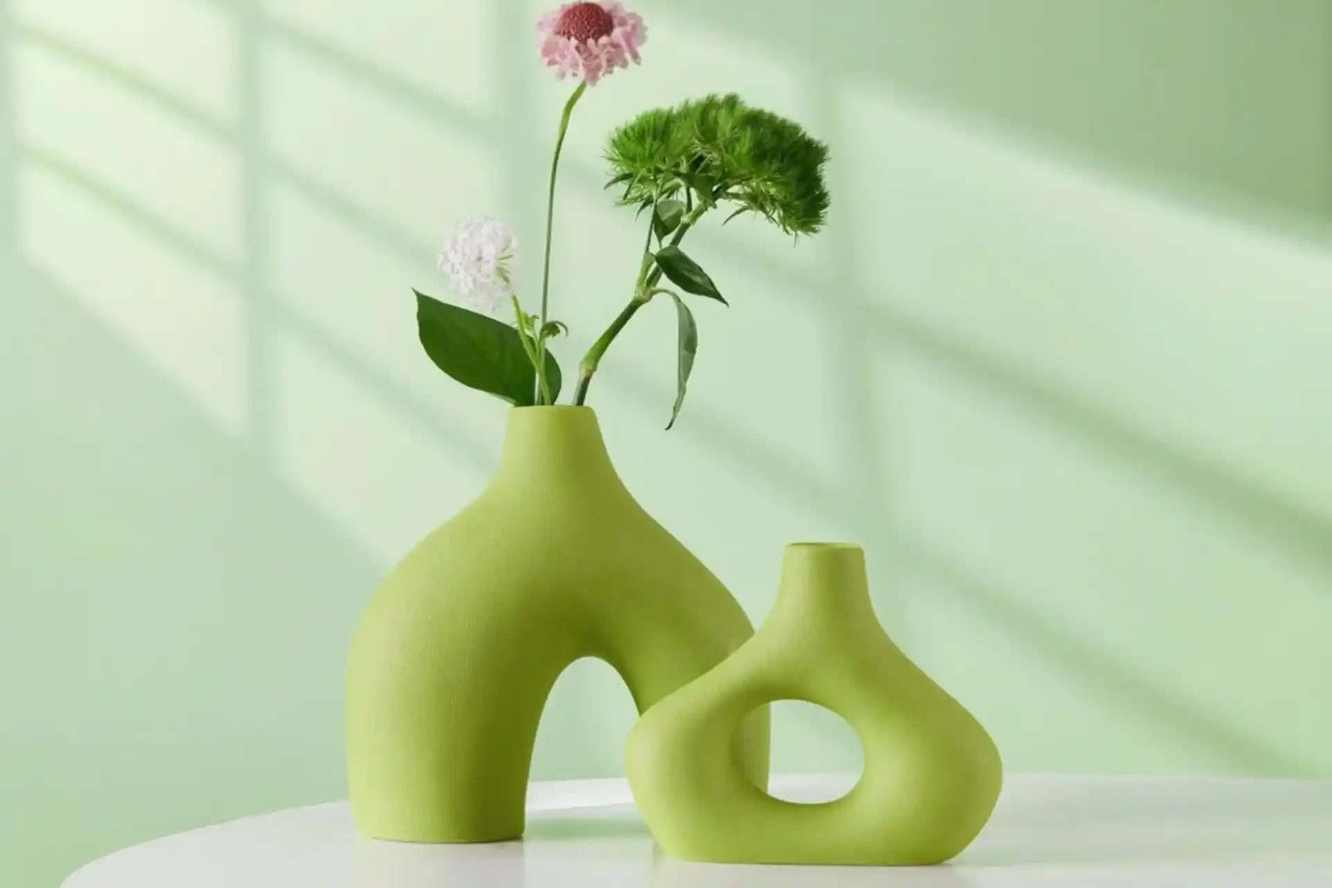 Modern vazolar ile şık ve fonksiyonel iç mekan dekorasyonu için ipuçları