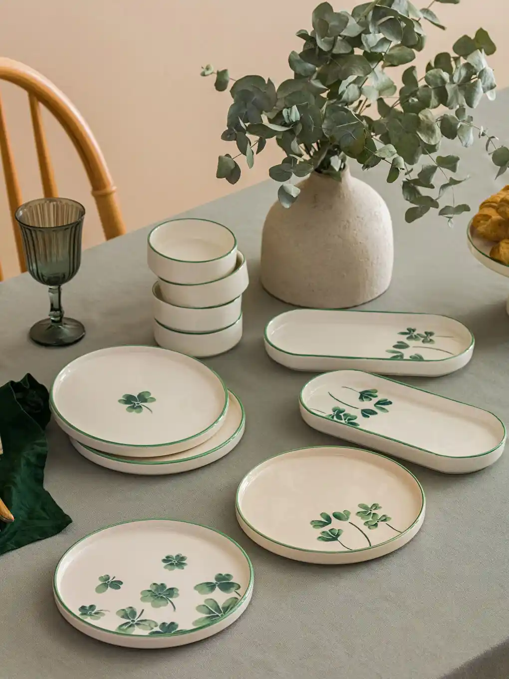 Modern ve Şık Dekorasyonlara Uygun Kahvaltı Takımı Seçenekleri ve Dekorasyon İpuçları