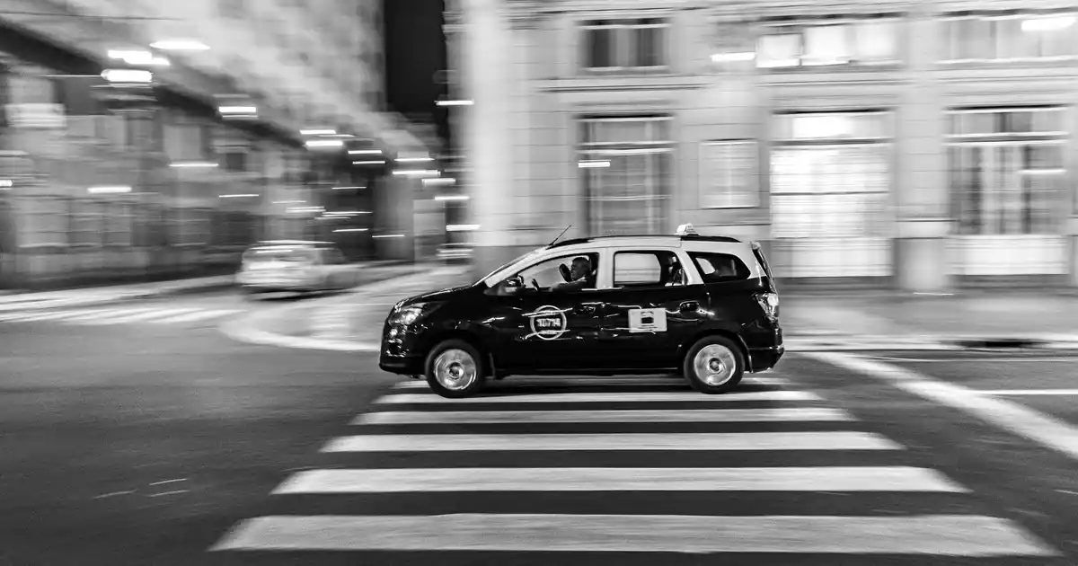 Modern Yemek Masası Modelleri: Güncel ve Şık Tasarımlarla Dekorasyonunuzu Yenileyin