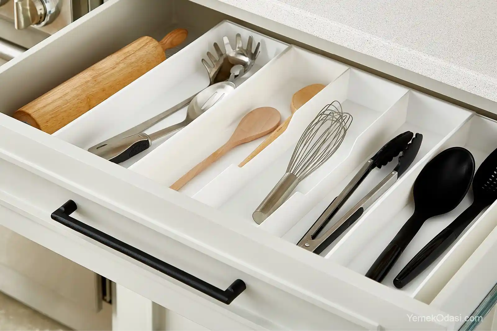 Mutfak Çekmeceleri: Fonksiyonellik ve Estetiğin Birlikte Sunulduğu Tasarım Çözümleri