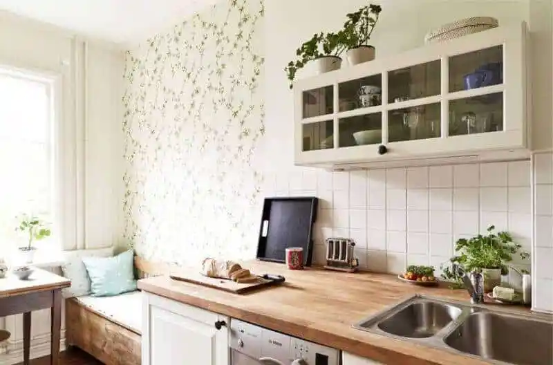 Mutfak Duvar Dekorasyonu İçin Trendler ve Fonksiyonel Tasarım İpuçları