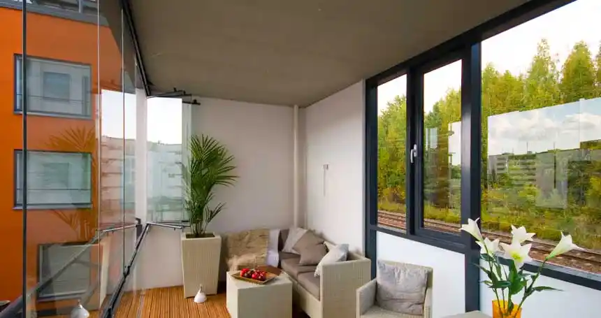 Mutfak ve Balkon Dekorasyonunda Şıklık ve İşlevselliğin Uyum İçinde Buluşması