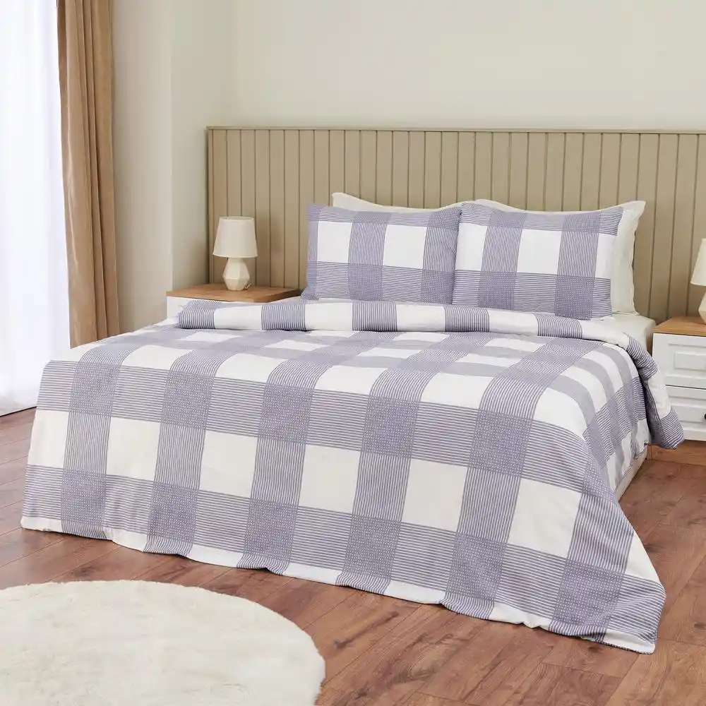 Yatak Odası Dekorasyonunda Kareli Nevresim Takımıyla Şıklık ve Konfor Sağlama