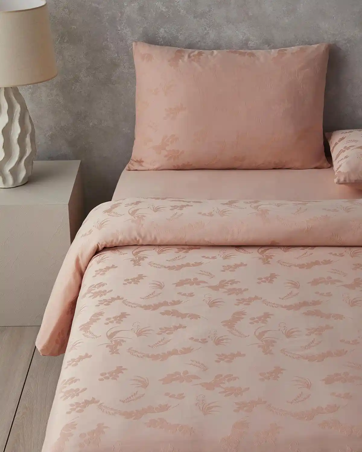 Yatak Odası Dekorasyonunda King Size Nevresim Takımıyla Zarafet ve Konforun Buluşması