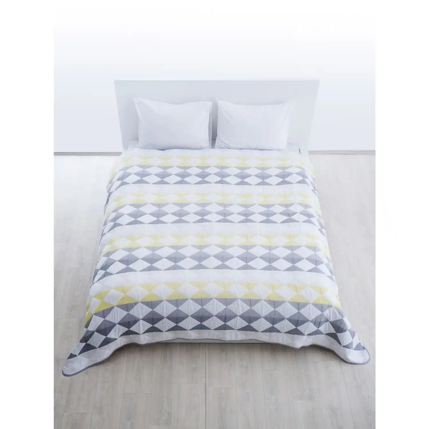 Yatak Örtüleri ile Dekorasyonunuzu Geliştirin: LC Waikiki'nin Şık ve Konforlu Seçenekleri