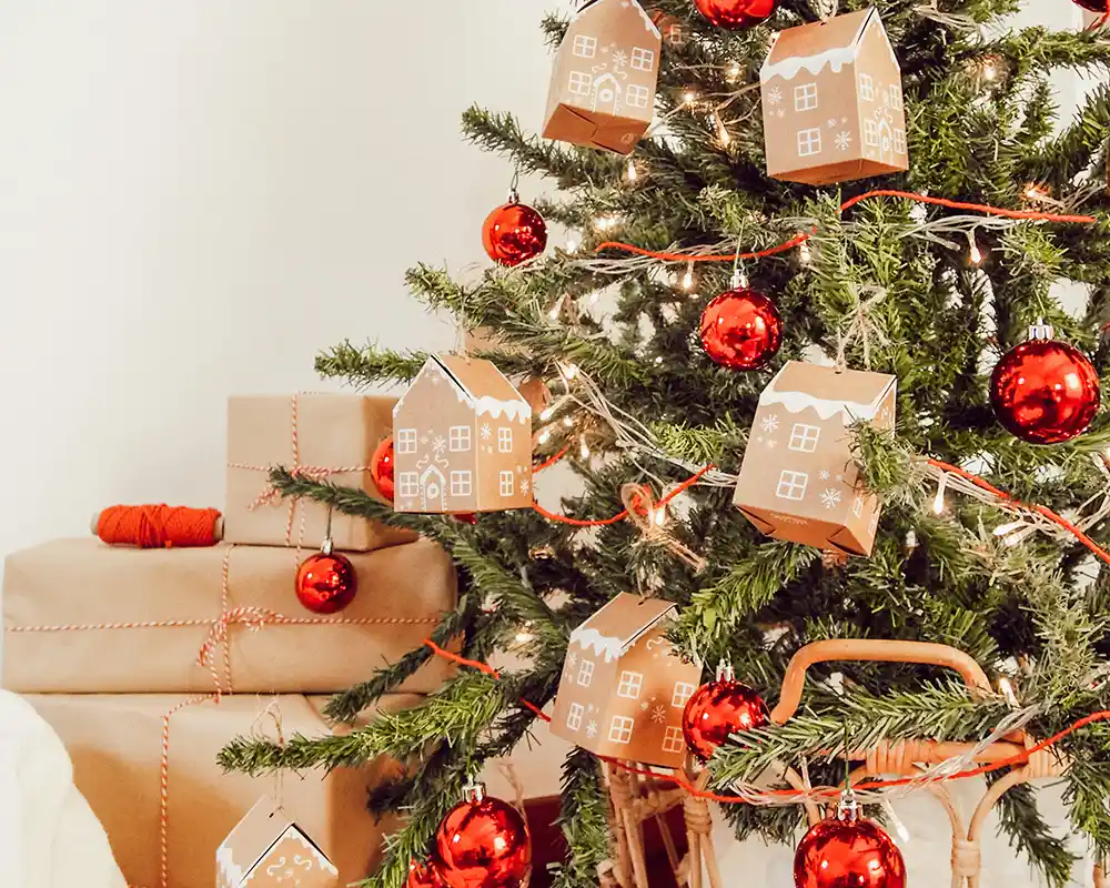 Yılbaşı Hediyeleri ve Dekorasyon Uyumuyla Sıcak Bir Atmosfer Yaratma Rehberi