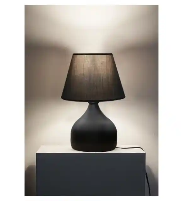 Abajur Seçiminde Metal ve Kumaş Modellerinin Özellikleri ve Dekorasyona Etkisi