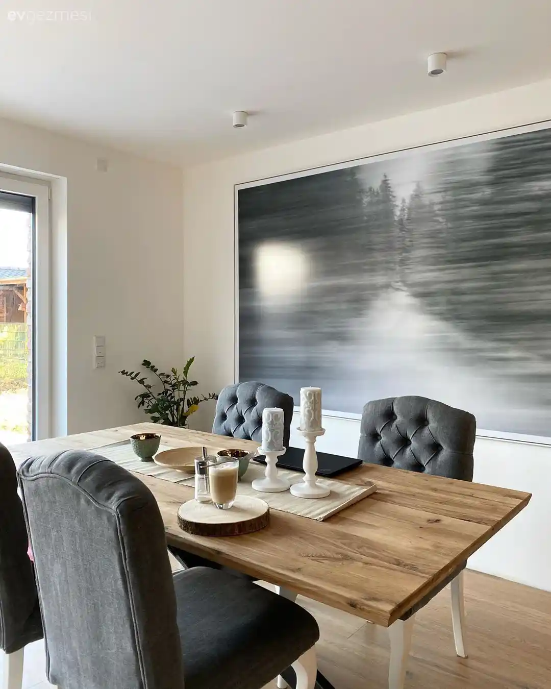 Ahşap Mutfağınıza Sıcaklık Katmanın Yolları: Tablolar ve Dekorasyon İpuçları