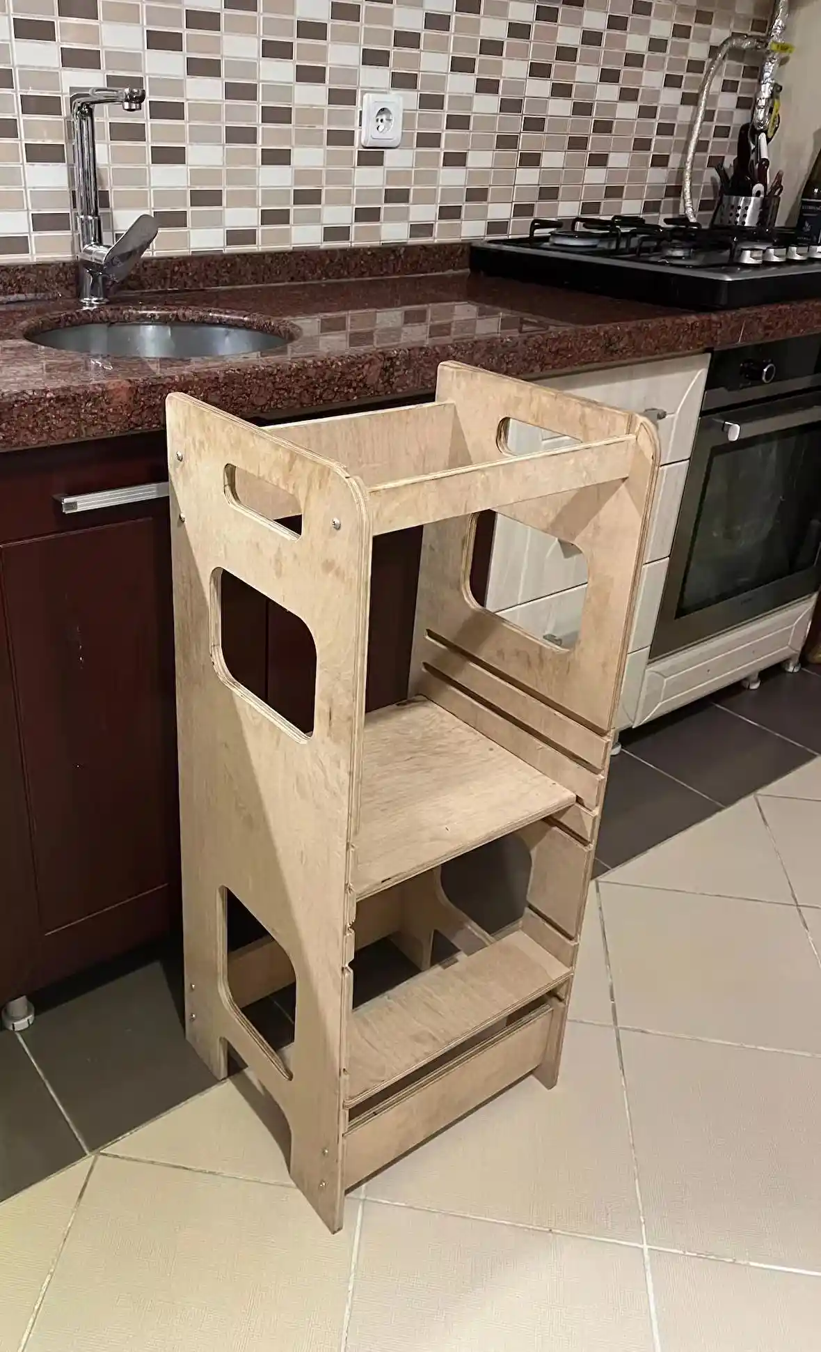 Ahşap ve Montessori Modelleri: Güvenli ve Doğal Çocuk Mobilya ve Oyuncak Seçenekleri