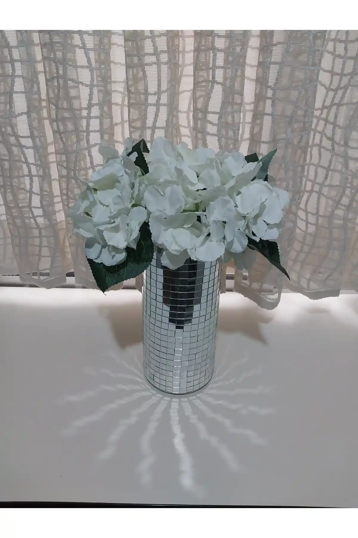 Aynalı Vazolar ile Modern ve Dayanıklı Dekorasyon Çözümleri