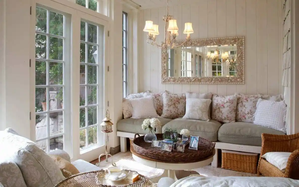 Aynanın Dekorasyondaki Önemi ve Mekan Geliştirmedeki Rolü