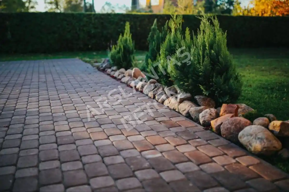 Bahçe Zeminleri İçin Beton Çözümünün Estetik ve Dayanıklılık Avantajları
