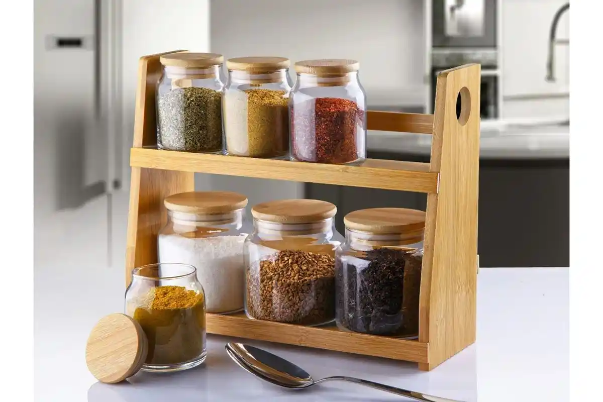 Bambu Kapaklı Baharatlıklar: Doğal ve Şık Mutfak Dekorasyonları İçin Uygun Çözüm