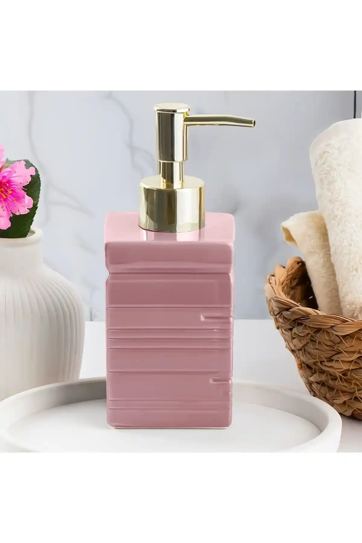 Banyo Dekorasyonunda Porselen Sabunluk Seçimi ve Önemi Analizi